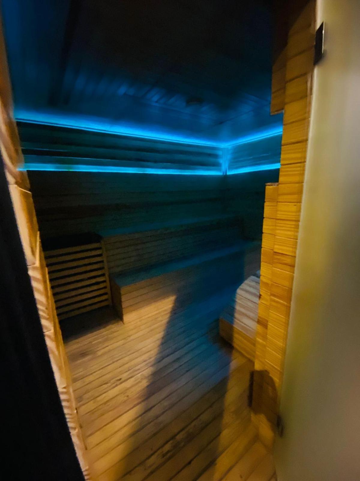 Holidazzle Serviced Apartments Bahria Town ราวัลปินดี ห้อง รูปภาพ